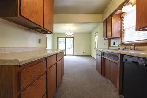 1902 Cornwall Ave, Waterloo, IA 50702 photo 9