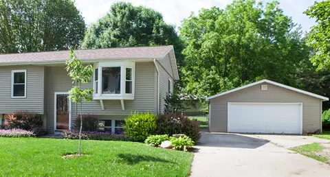 310 E Mindy, Shell Rock, IA 50670 photo 2