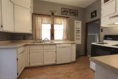 644 Wallgate Ave, Waterloo, IA 50701 photo 3
