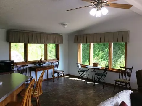 240 Wall St, Lansing, IA 52151 photo 5