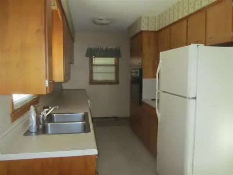 900 Mill St, Traer, IA 50675 photo 2