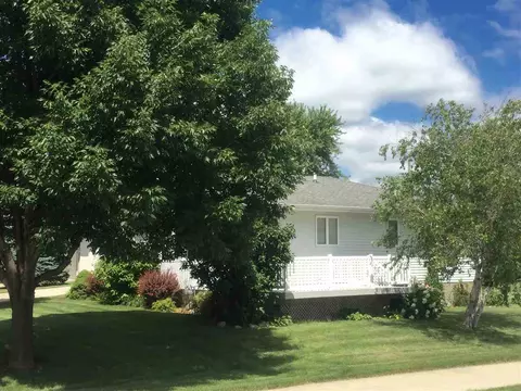 432 Elder St, Dike, IA 50624 photo 3