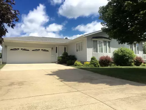 432 Elder St, Dike, IA 50624 photo 1