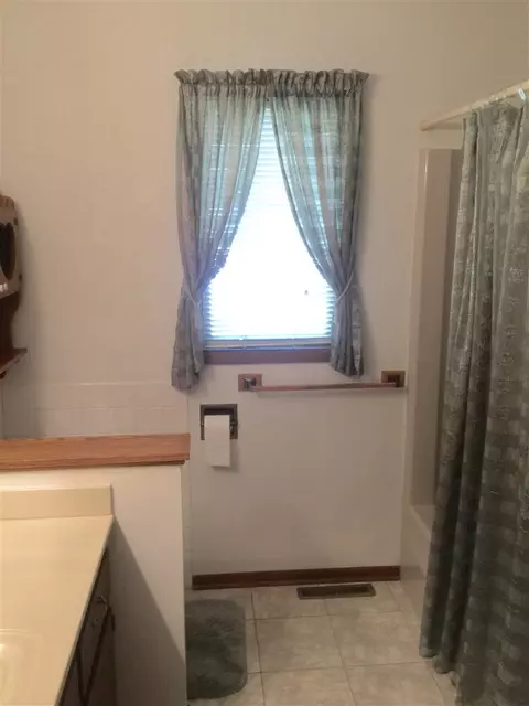 432 Elder St, Dike, IA 50624 photo 15