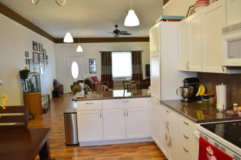 345 Main St W St, Maynard, IA 50655 photo 9