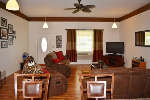 345 Main St W St, Maynard, IA 50655 photo 10