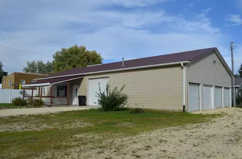 345 Main St W St, Maynard, IA 50655 photo 3