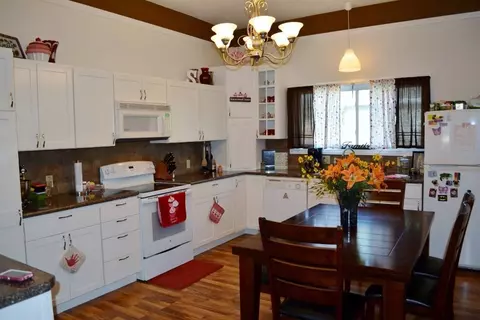 345 Main St W St, Maynard, IA 50655 photo 6