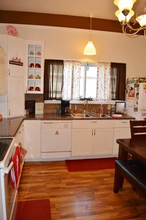345 Main St W St, Maynard, IA 50655 photo 8