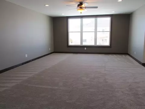 163 Jack Oak Dr, Cascade, IA 52033 photo 7