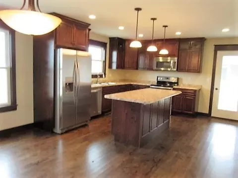 163 Jack Oak Dr, Cascade, IA 52033 photo 3