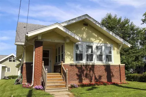 802 Marsh St, Waterloo, IA 50701 photo 1