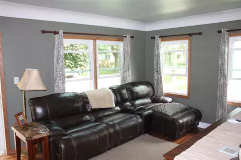 735 Wallgate Ave, Waterloo, IA 50701 photo 4
