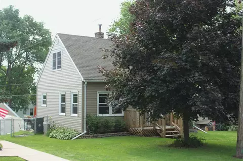 735 Wallgate Ave, Waterloo, IA 50701 photo 2