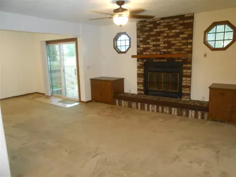 1908 Bourland Ave, Waterloo, IA 50702 photo 7