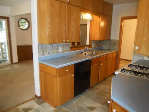 1908 Bourland Ave, Waterloo, IA 50702 photo 2