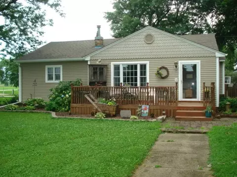429 E State St, Dike, IA 50624 photo 1