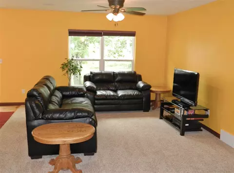4127 Mockingbird Ln, Waterloo, IA 50702 photo 9