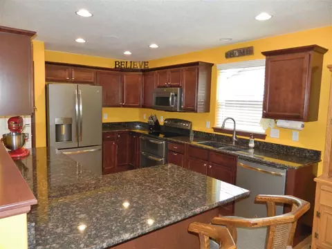 4127 Mockingbird Ln, Waterloo, IA 50702 photo 3