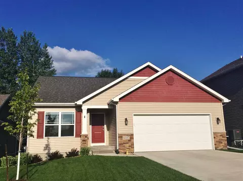 4127 Mockingbird Ln, Waterloo, IA 50702 photo 1