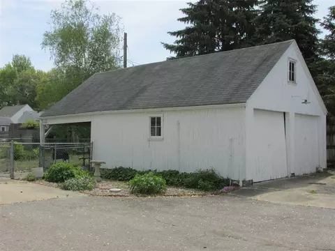 132 Cornwall, Waterloo, IA 50702 photo 2