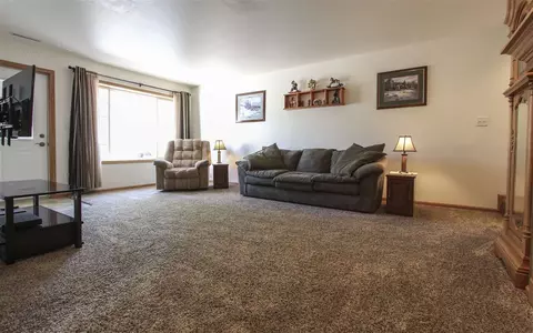 2007 Cassi Rdg, Waterloo, IA 50701 photo 5