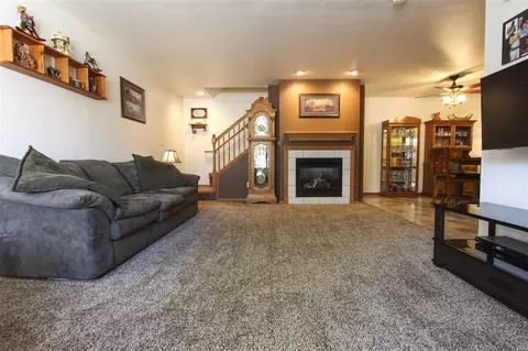 2007 Cassi Rdg, Waterloo, IA 50701 photo 3