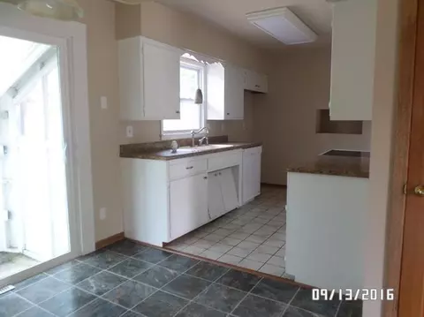 524 Devonshire Dr, Waterloo, IA 50701 photo 6