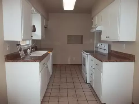 524 Devonshire Dr, Waterloo, IA 50701 photo 5