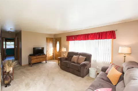 1720 Upton Ave, Waterloo, IA 50701 photo 3
