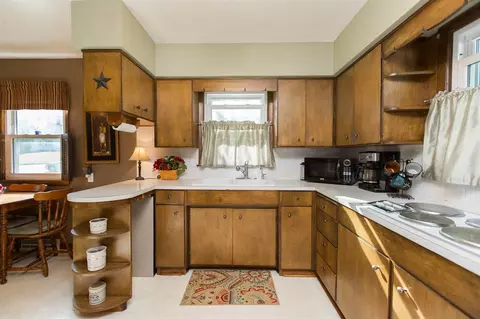 1720 Upton Ave, Waterloo, IA 50701 photo 6
