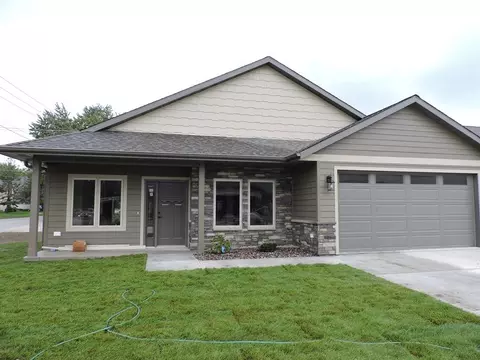 602 E Water St #1, Decorah, IA 52101 photo 1