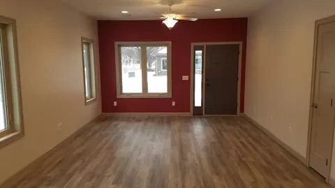 606 E Water St #1, Decorah, IA 52101 photo 4
