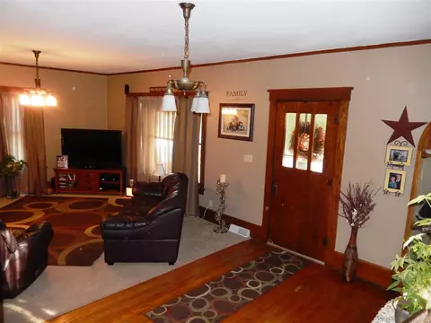 220 E 2nd St, Sumner, IA 50674 photo 4
