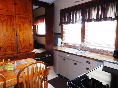 220 E 2nd St, Sumner, IA 50674 photo 6