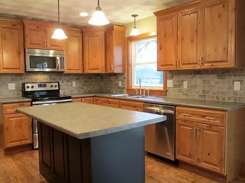 1018 2nd Ave, Cascade, IA 52033 photo 4