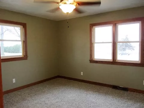 1018 2nd Ave, Cascade, IA 52033 photo 7