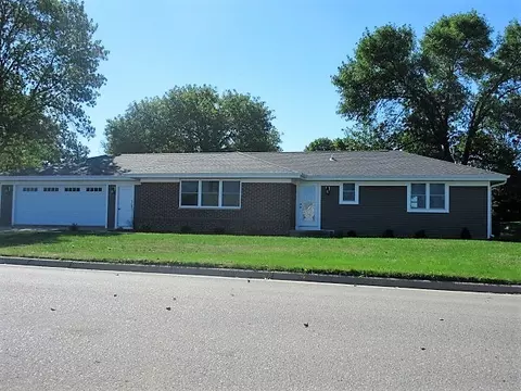 1018 2nd Ave, Cascade, IA 52033 photo 1