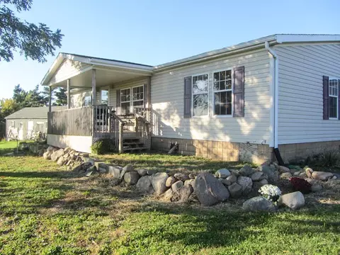 26431 Vail, Shell Rock, IA 50670 photo 2