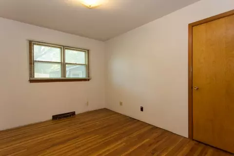 166 Vincent Rd, Waterloo, IA 50701 photo 9