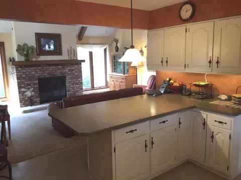 2367 E Ridge Rd, Decorah, IA 52101 photo 3