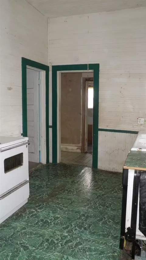 101 E Benton St, Hazleton, IA 50641 photo 15