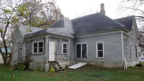 101 E Benton St, Hazleton, IA 50641 photo 3
