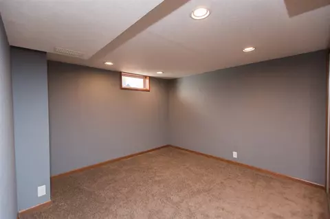 1908 Cornwall Ave, Waterloo, IA 50701 photo 15