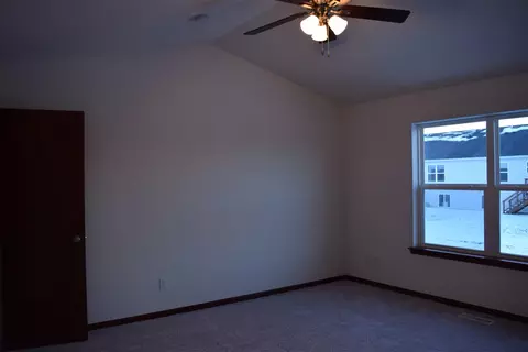 716 Grindstone Cir, Waterloo, IA 50702 photo 8