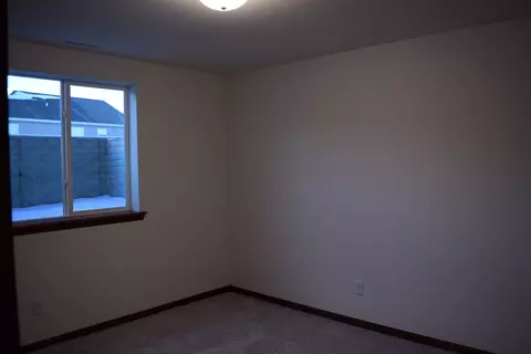 716 Grindstone Cir, Waterloo, IA 50702 photo 14