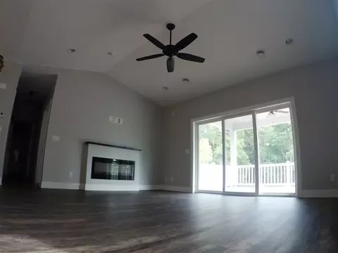 616 Clair St, Cedar Falls, IA 50613 photo 5