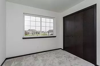 714 Grindstone Cir, Waterloo, IA 50702 photo 10