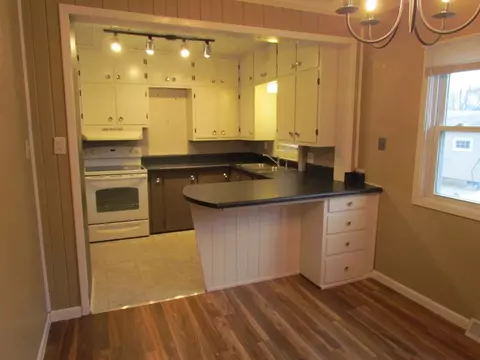815 Bertch, Waterloo, IA 50702 photo 5