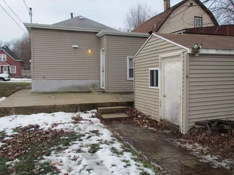 815 Bertch, Waterloo, IA 50702 photo 2